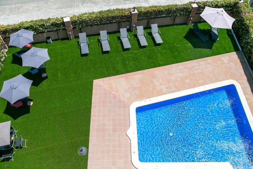 Aparthotel Bardon Castelldefels Exterior foto